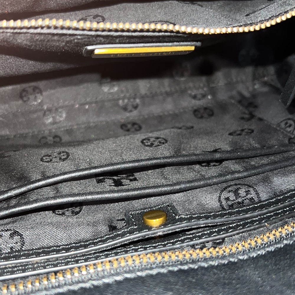 Tory Burch Robinson Satchel with crossbody strap - Picture 5 of 8
